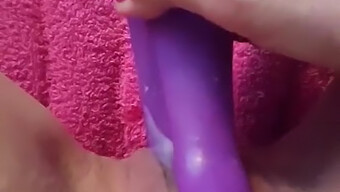 Brincando Com Um Vibrador Para O Prazer